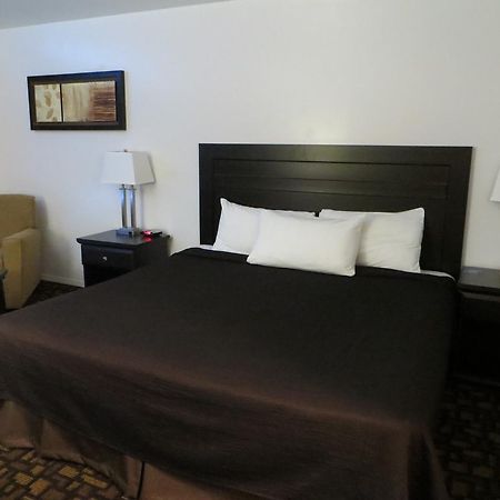 Travelodge By Wyndham Prince Albert Kültér fotó