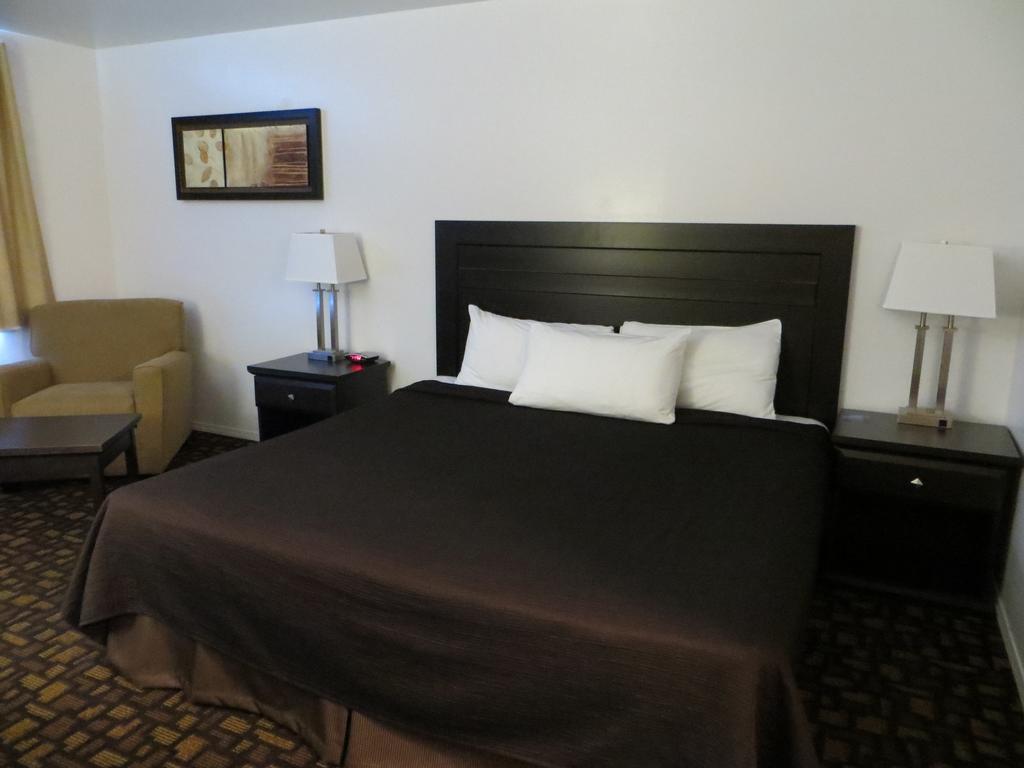 Travelodge By Wyndham Prince Albert Kültér fotó