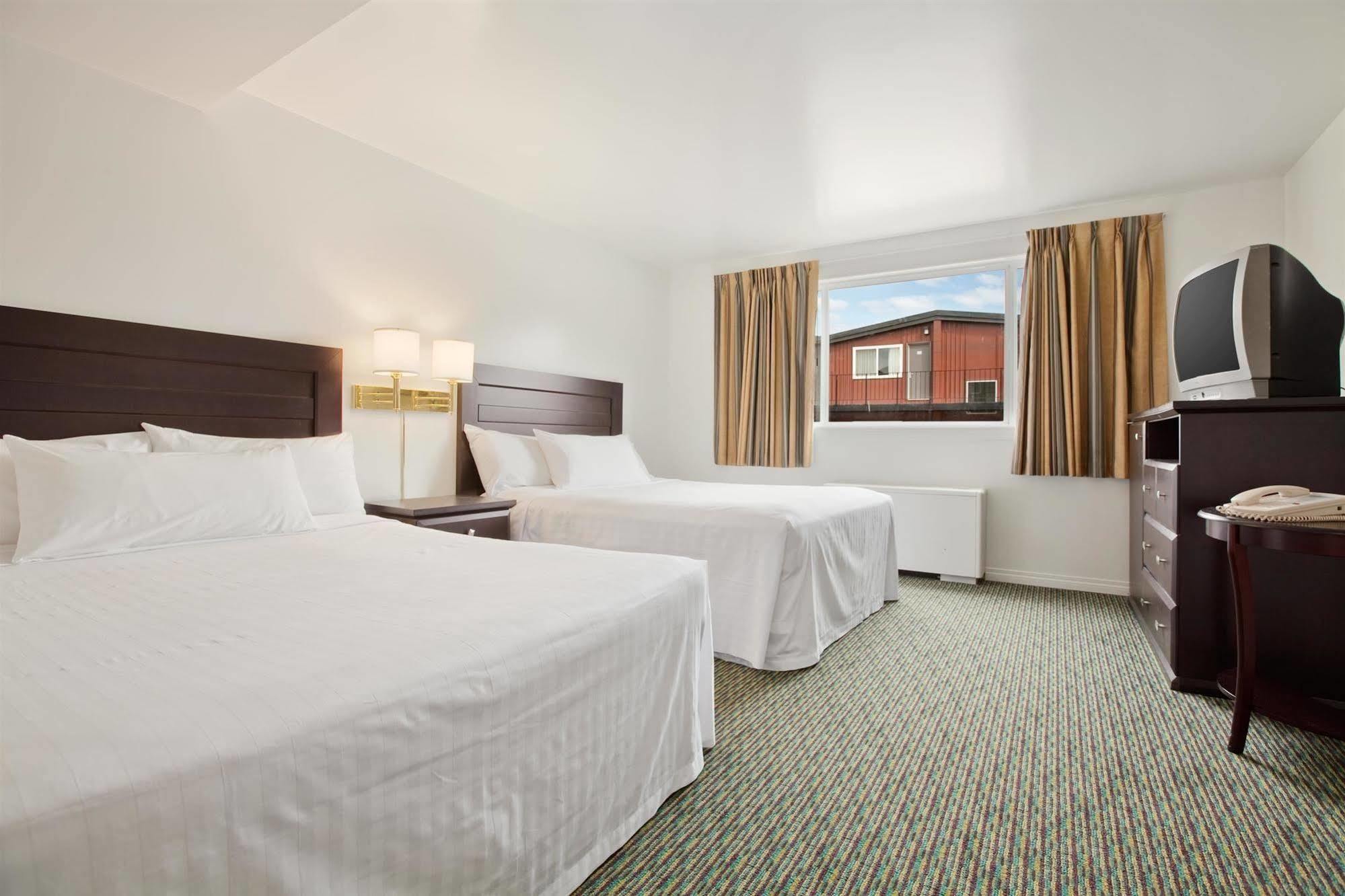 Travelodge By Wyndham Prince Albert Kültér fotó