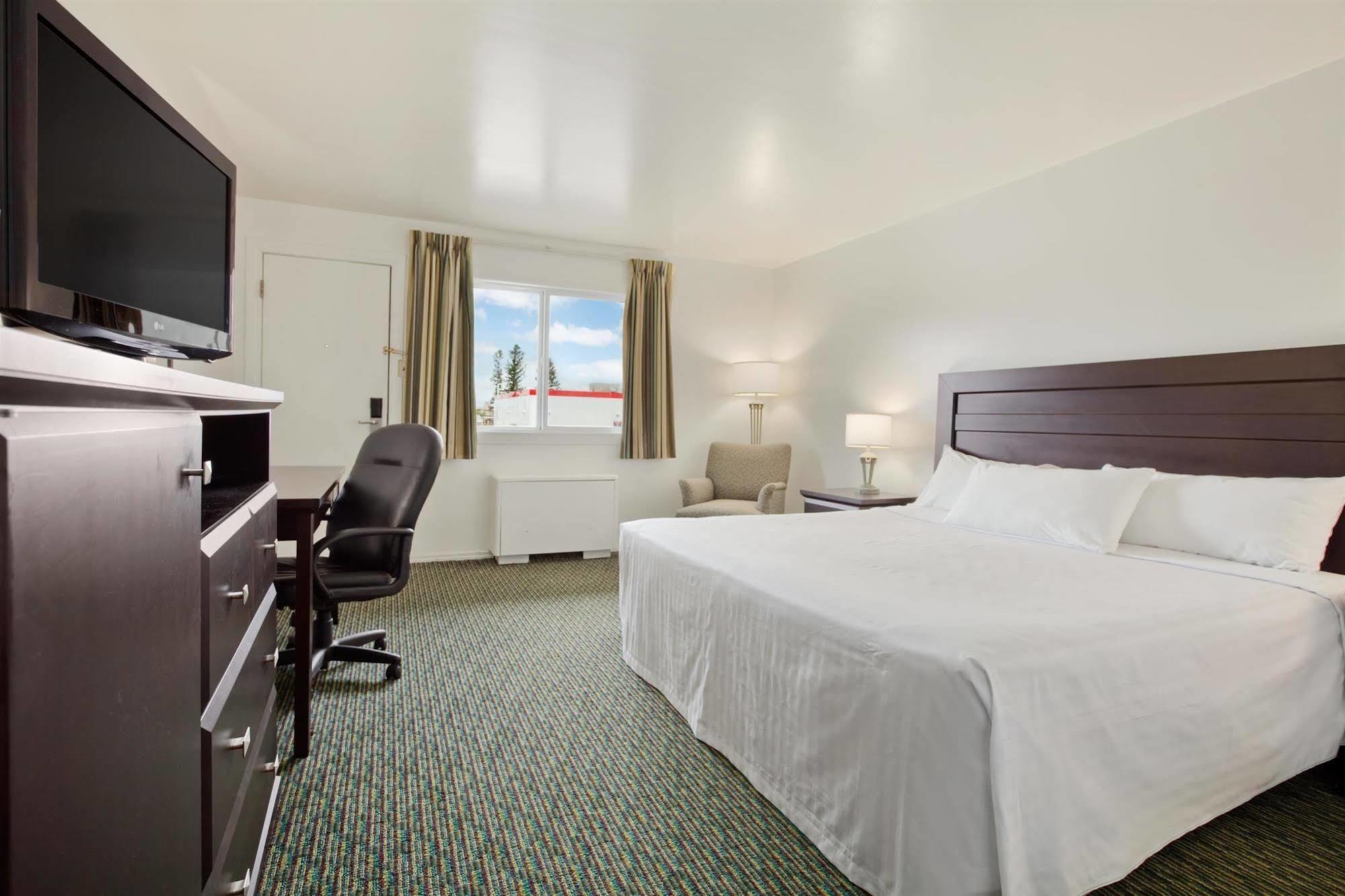 Travelodge By Wyndham Prince Albert Kültér fotó